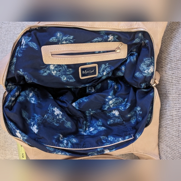 Moda Luxe Handbag - Picture 10 of 12